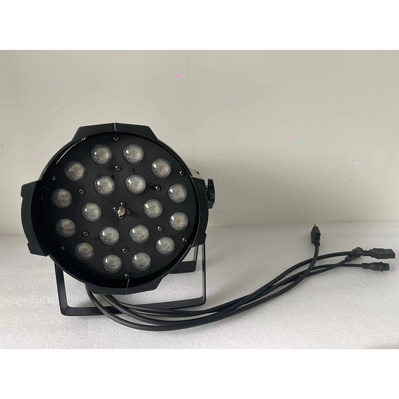 Factory Wholesale Price 18*10W Full-color 4-in-1 6-in-1 Focusing Par Light RGBWY+UV Zoom Dyeing Light Stage LED Effect Light